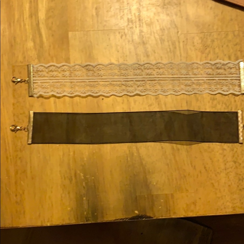Two thick chokers